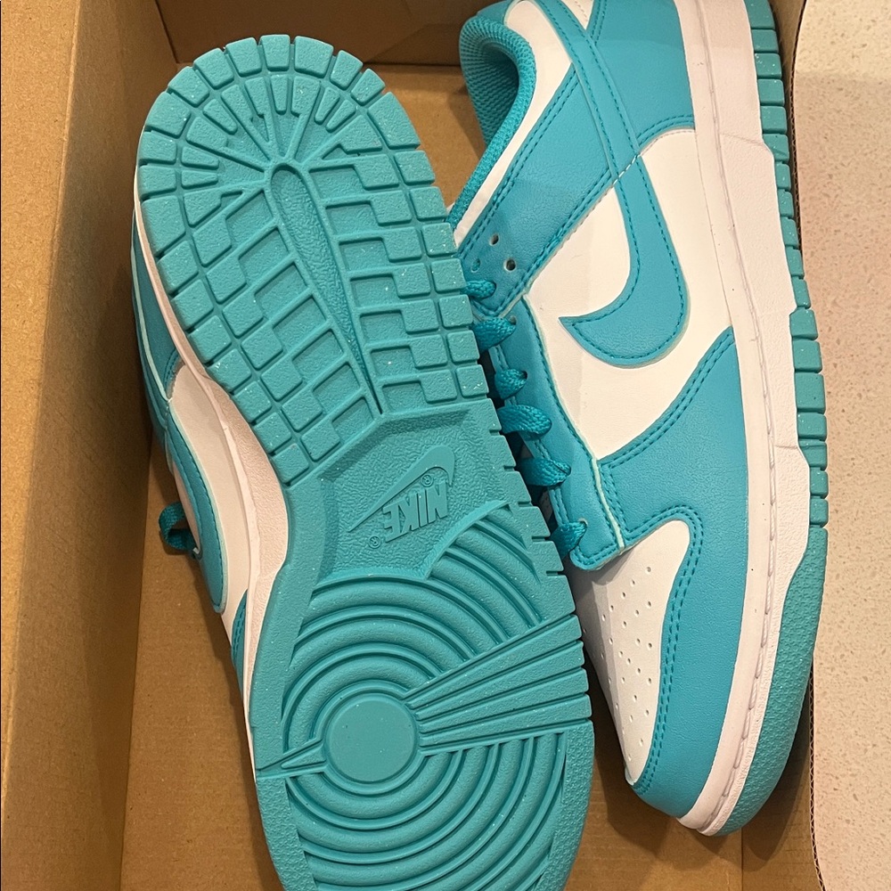 Nike Dunks - Picture 2 of 4